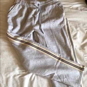 Aritzia TNA joggers